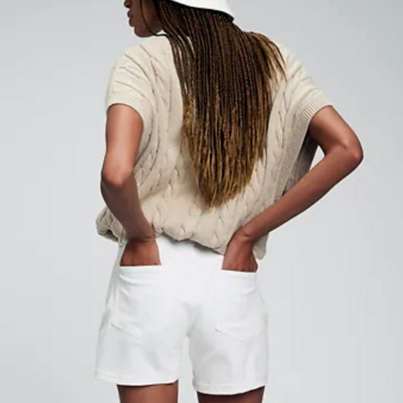 🌸4/$50🌸 NWOT Gap 5" Mid Rise Denim Shorts with Washwell - Picture 2 of 16